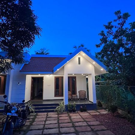 Beautiful Village House With All Facilities. Alappuzha Esterno foto